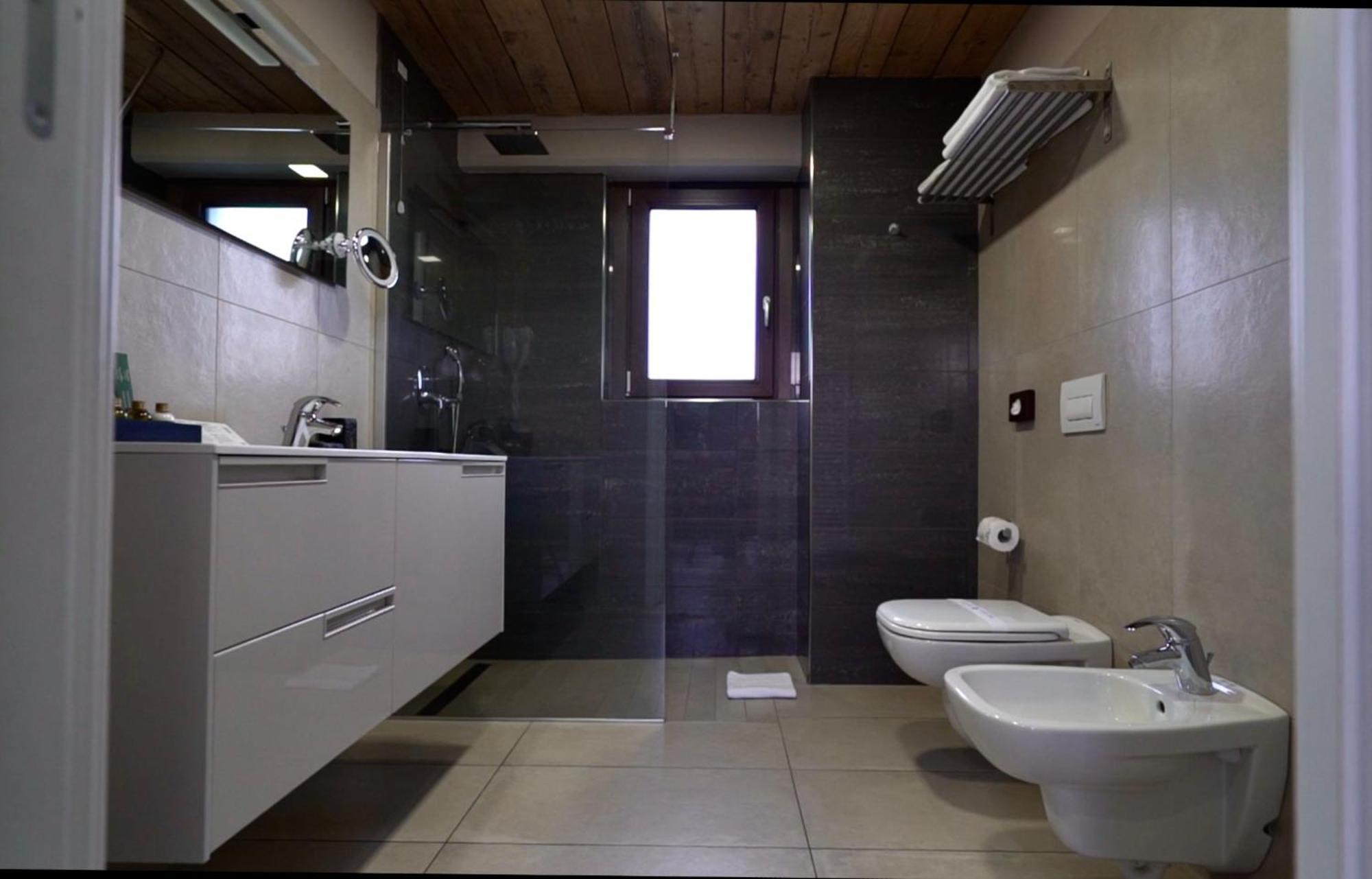 Heidi Bed And Breakfast Albavilla Habitación foto